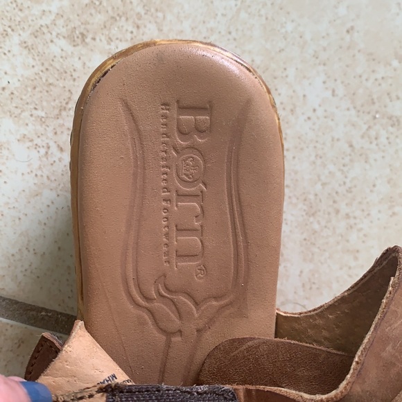 BORN Leather Sandals - Picture 4 of 8
